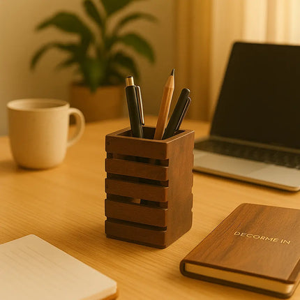 Decorme SquareWood – Polished Pen Holder